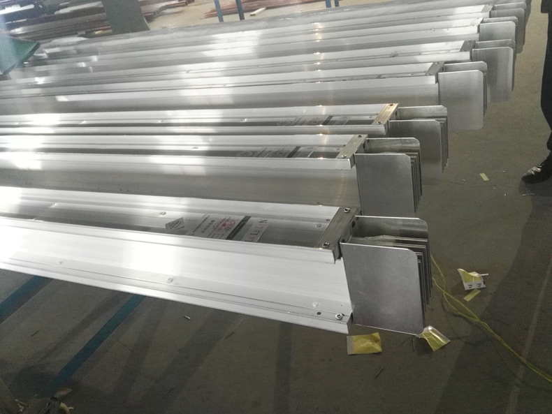 分支電纜與密集式母線(xiàn)槽在施工安裝時(shí)的對(duì)比